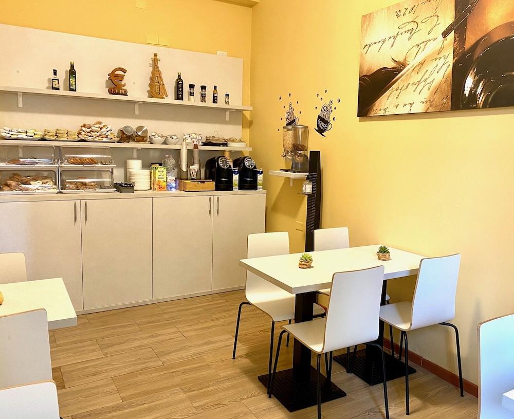 Carlo Goldoni Hotel Милано Екстериор снимка