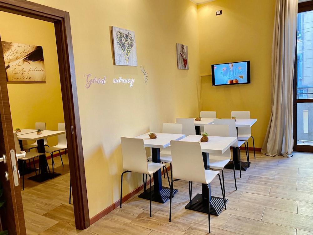 Carlo Goldoni Hotel Милано Екстериор снимка